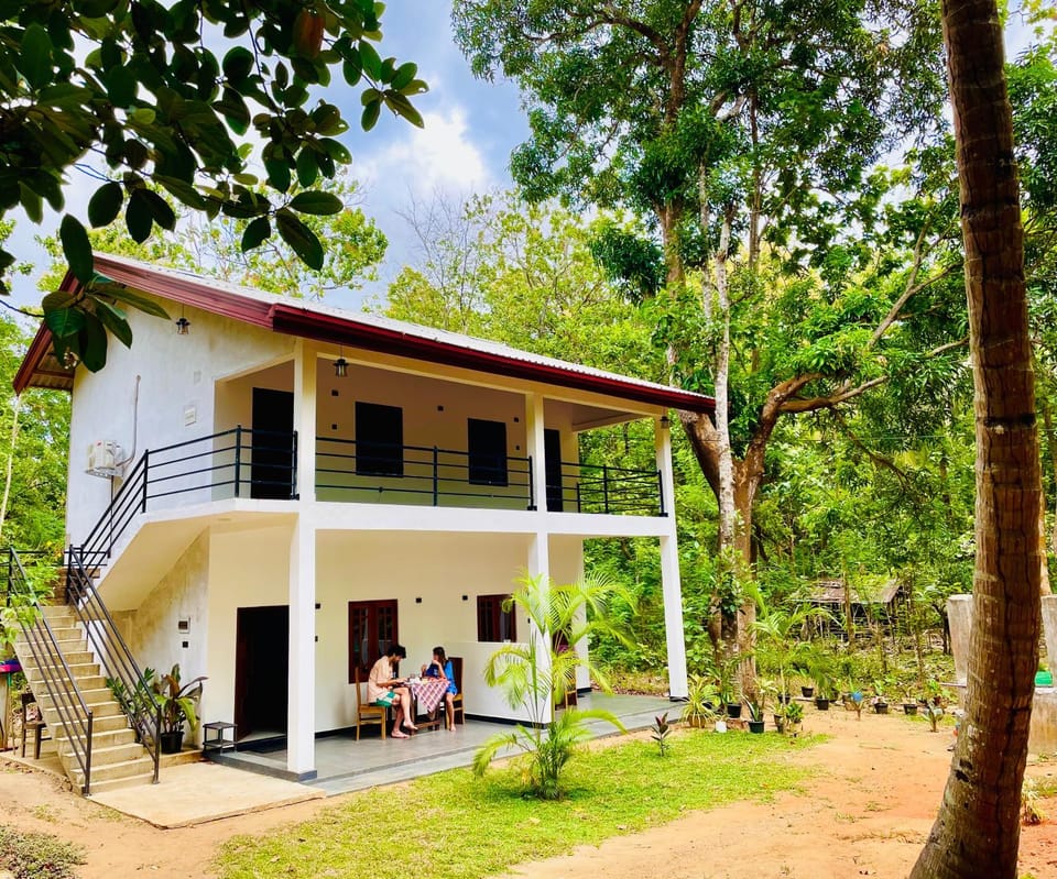 Royal Breeze Resort Sigiriya Bed and Breakfast in Dambulla