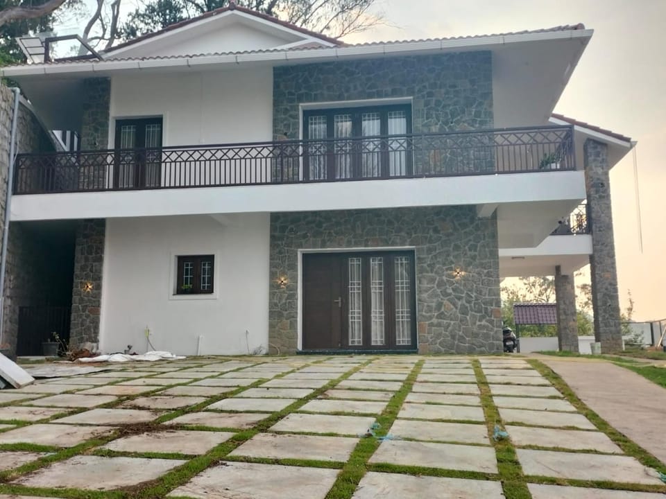 Property building, Patio, Day, View (from property/room), Balcony/Terrace