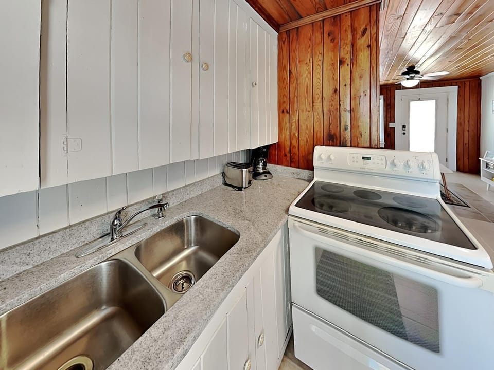 Sea Glass Suites 1 Apartment in Topsail Beach