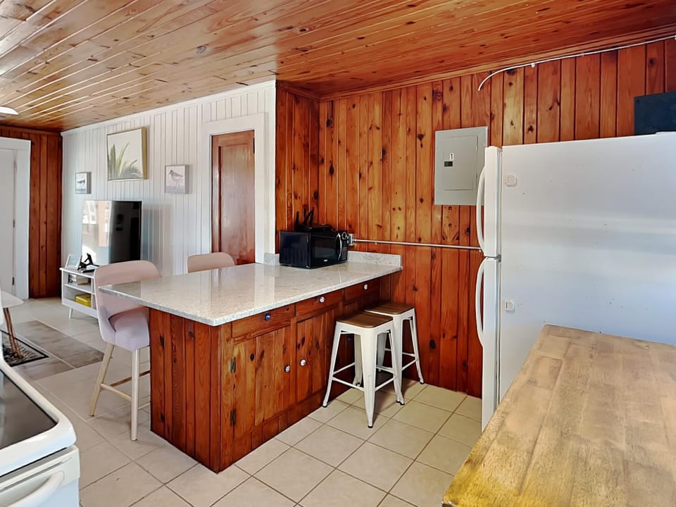 Sea Glass Suites 1 Apartment in Topsail Beach