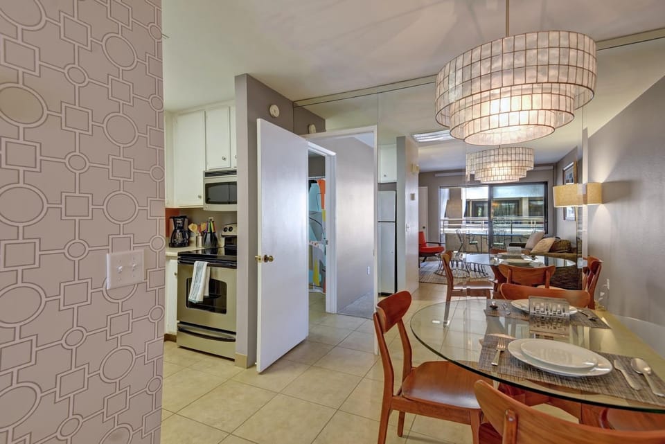Biarritz Getaway - 1br condo downtown PS House in Palm Springs