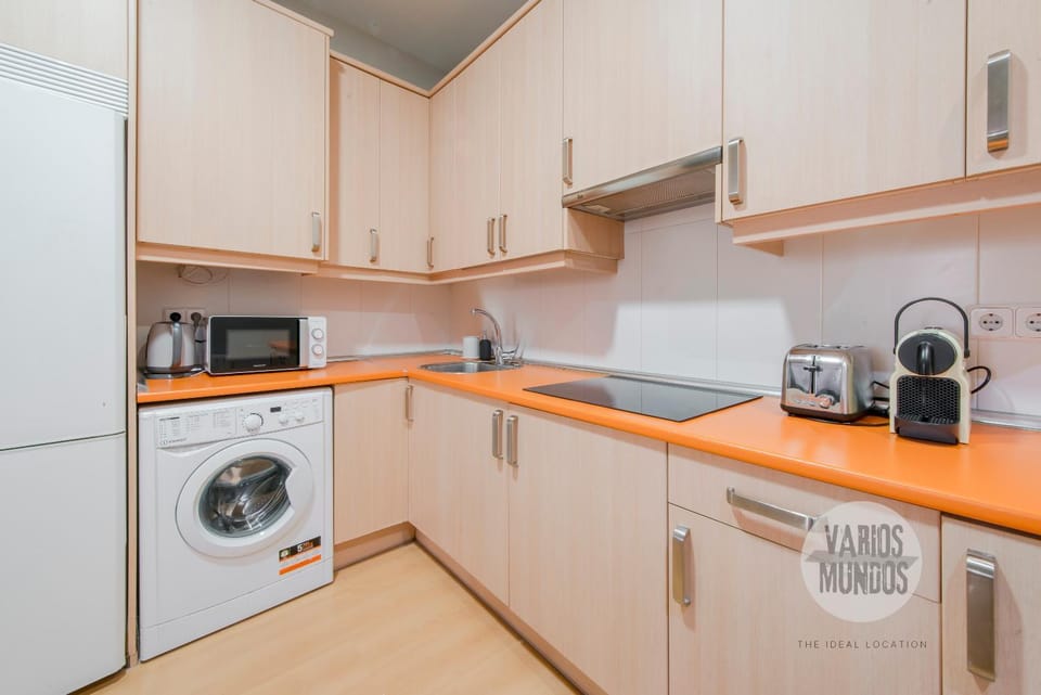 Kitchen or kitchenette, washing machine