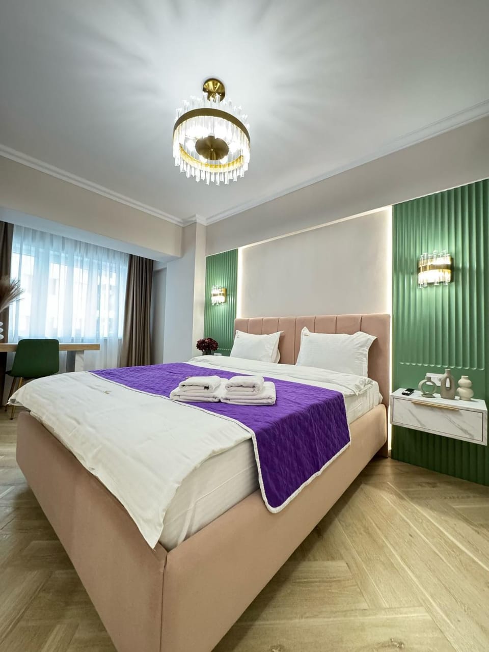 Bed, Photo of the whole room, Bedroom, towels