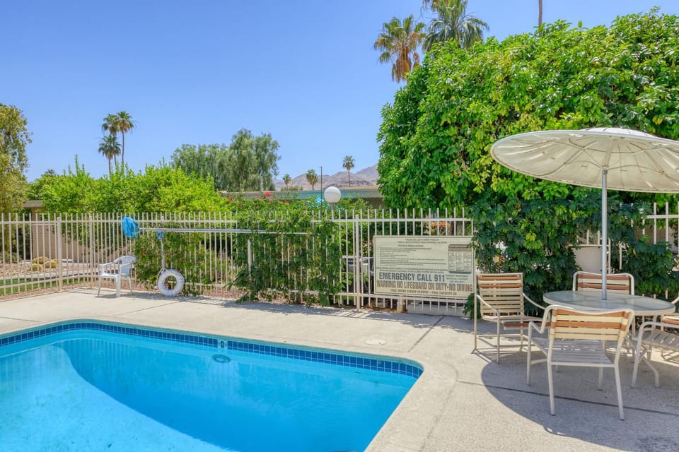 Las Flores Modern Gem House in Cathedral City