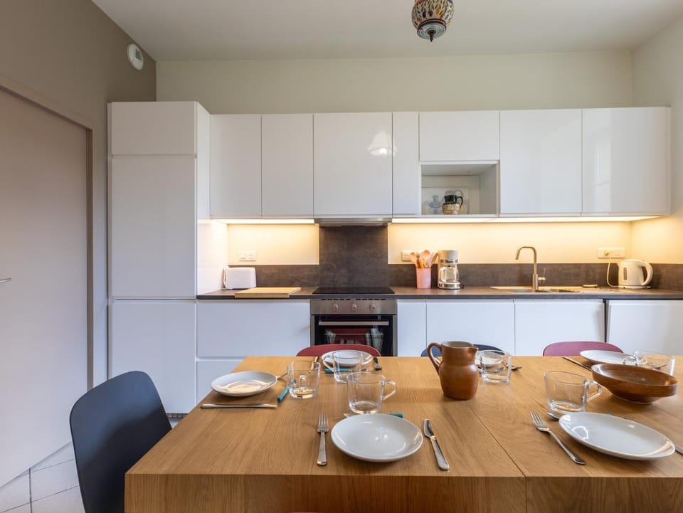 Property building, Kitchen or kitchenette, Living room