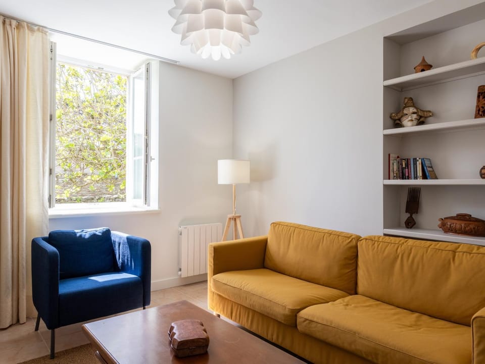 Property building, Living room