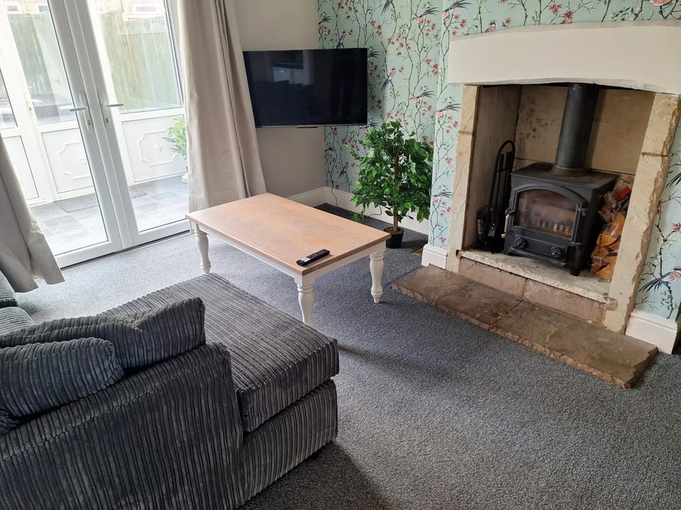 Communal lounge/ TV room, Living room