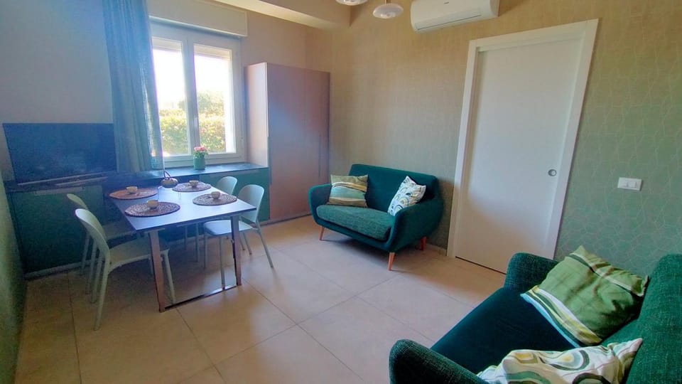 Appartamento trilocale FRONTE MARE con SPIAGGIA INCLUSA Taunus vacanze cod 494 House in Marcelli