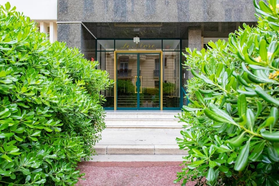 L38 Staywizus - Suite Fleur 7min Walk To Beach, Free Parking Balcony & AC Apartment in Nice