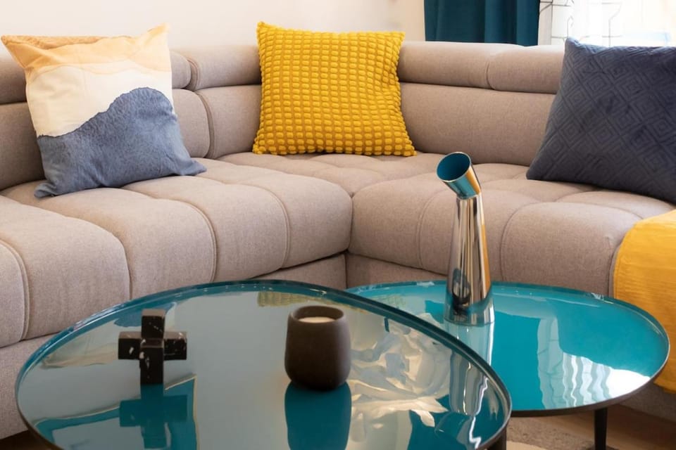 L38 Staywizus - Suite Fleur 7min Walk To Beach, Free Parking Balcony & AC Apartment in Nice