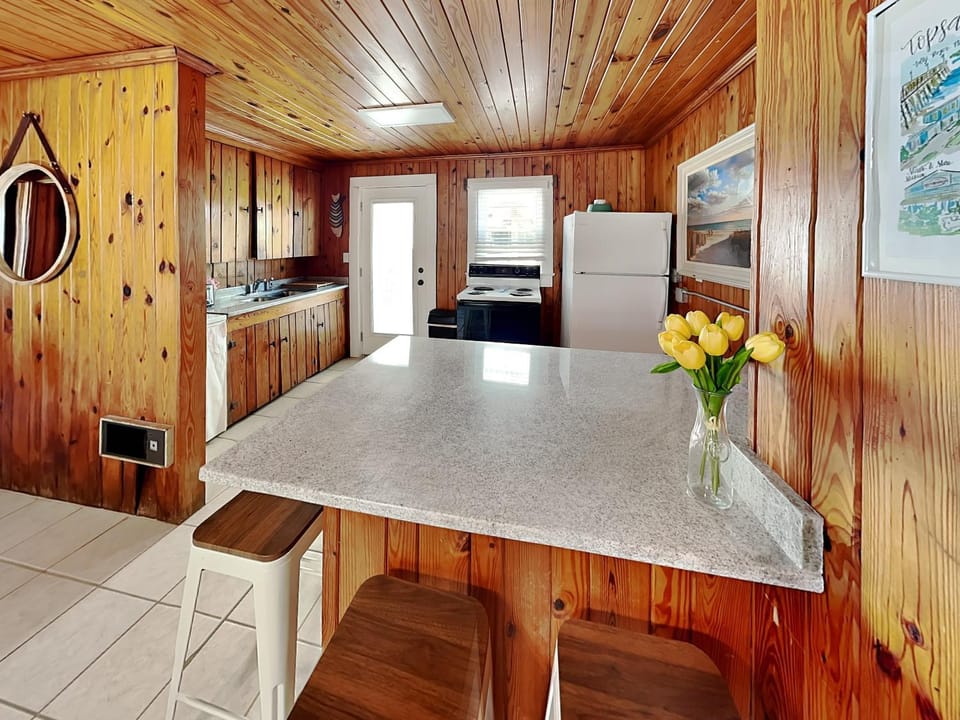 Sea Glass Suites 2 Apartment in Topsail Beach