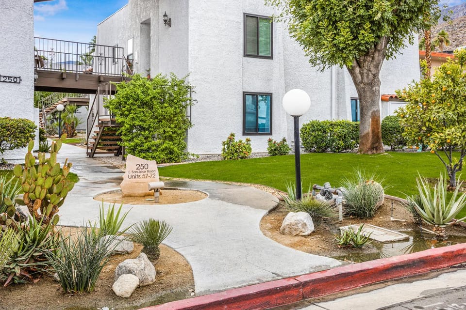 Estados Sanctuary House in Palm Springs