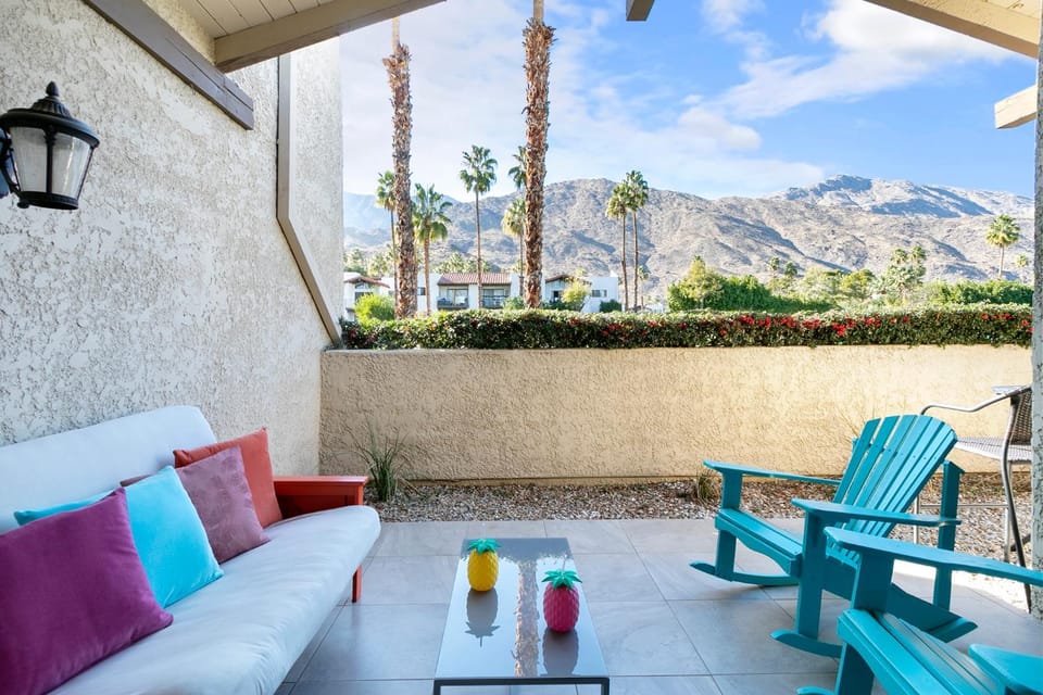 Canyon Country Club Chic House in Palm Springs