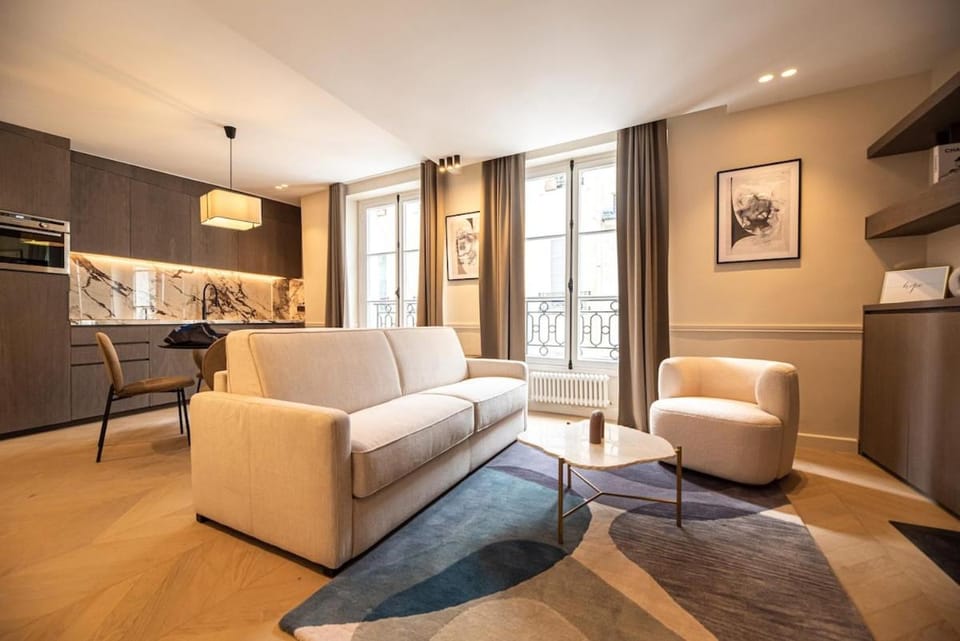 Relax in a Charming Flat in Le Marais Apartment in Paris