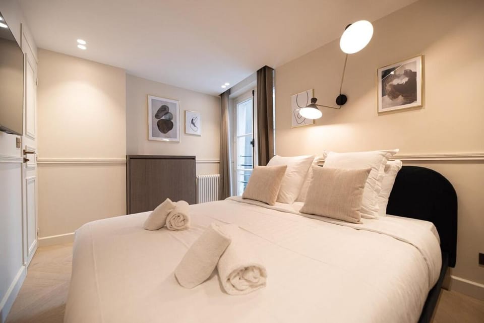 Relax in a Charming Flat in Le Marais Apartment in Paris