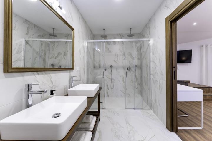 Shower, Bathroom