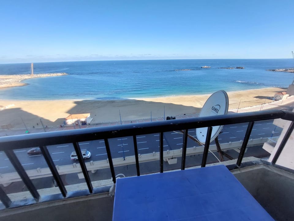 Balcony/Terrace, Seating area, Beach, Sea view