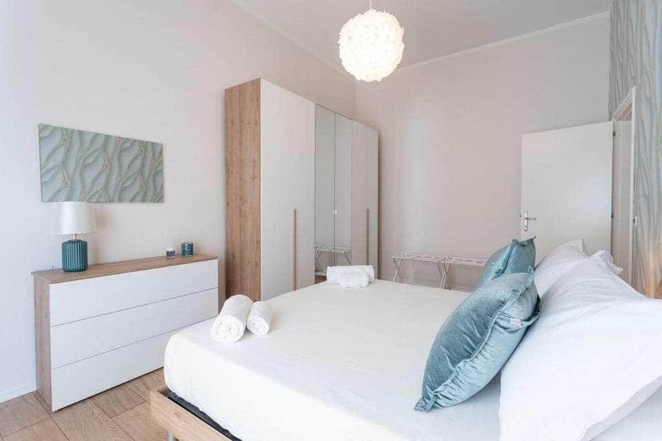 Bed, Photo of the whole room, Bedroom, towels, wardrobe