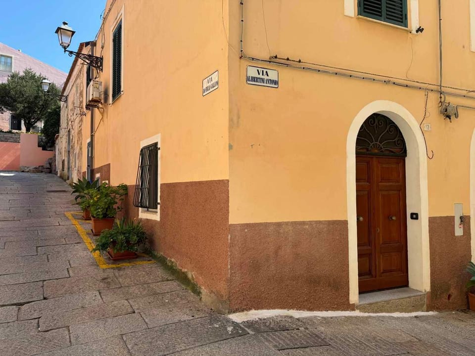 La Maddalena Tour Holiday Home - Residenza Alibertini Apartment in Sardinia