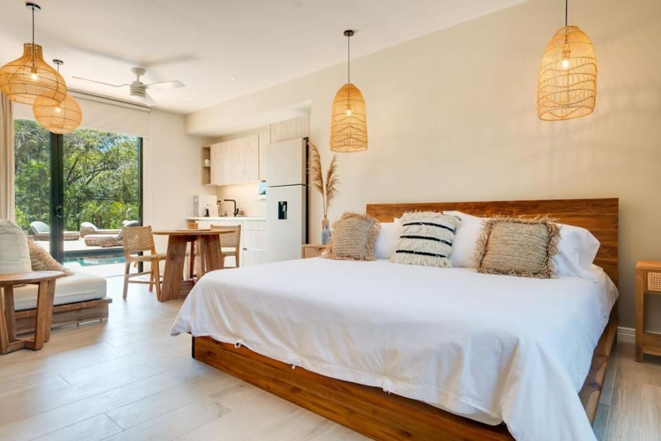 The Bungalows #1 - Boutique Hotel in Flamingo Beach - Ground Level Studio Apartment in Playa Flamingo