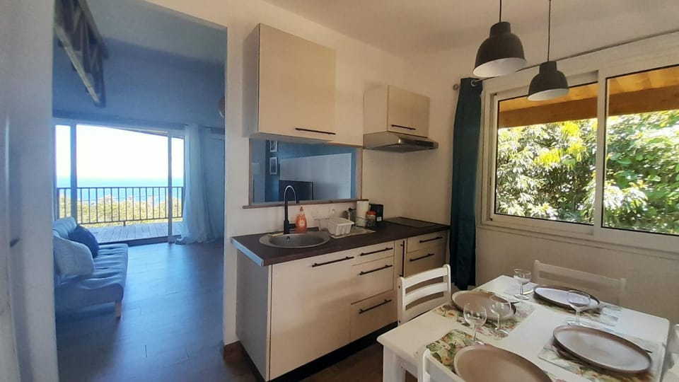 Les Longanis à Mont Vert Les Bas-Vue Mer et Piscine Partagée Apartment in Réunion