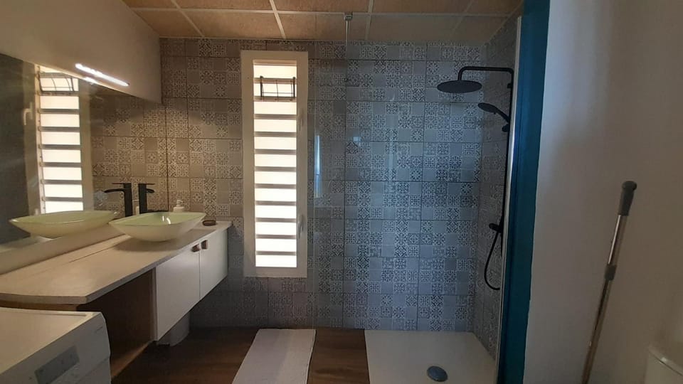 Les Longanis à Mont Vert Les Bas-Vue Mer et Piscine Partagée Apartment in Réunion