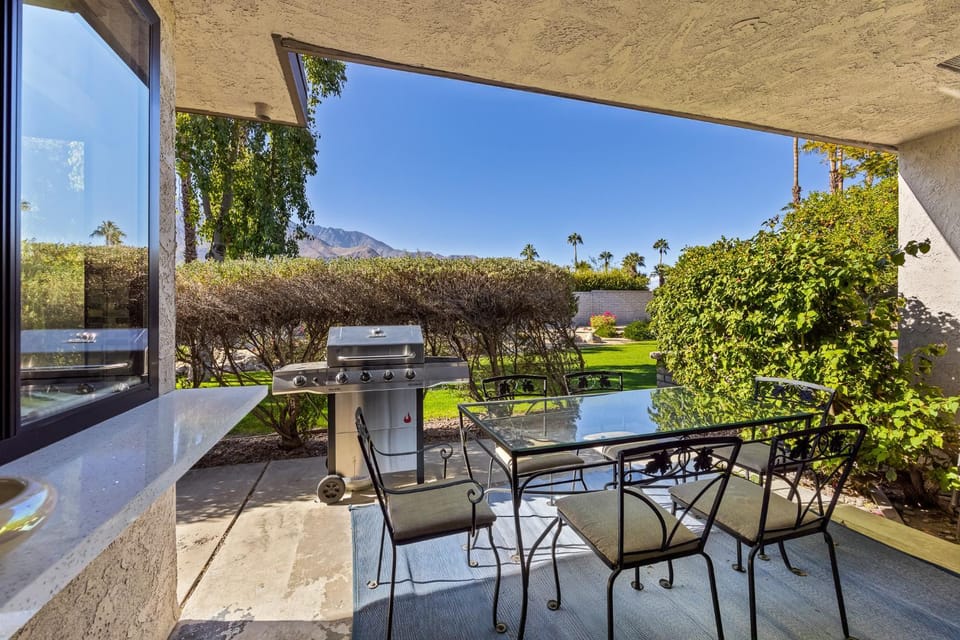 Sunrise Racquet Club Villa House in Palm Springs