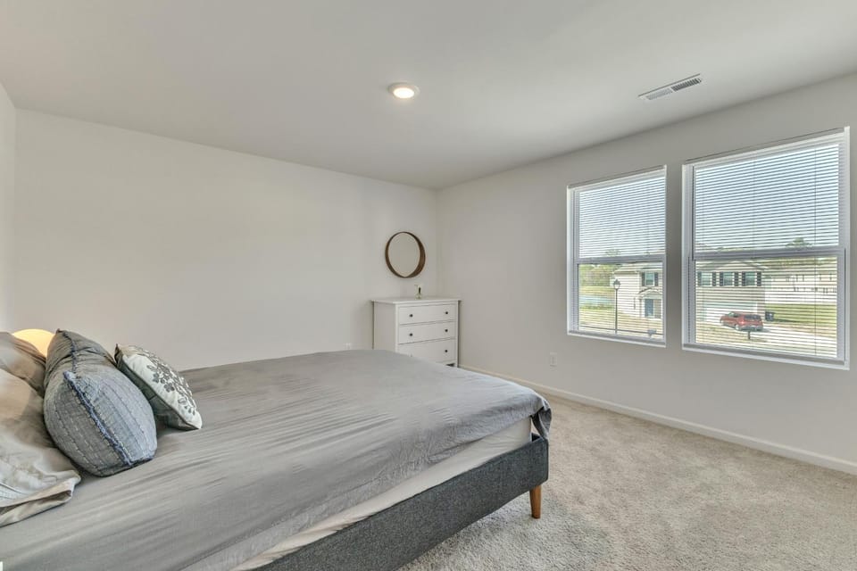 5BR Retreat with Garage Parking home House in Rocky Mount