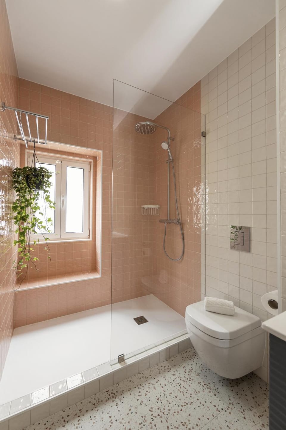 Shower, Bathroom, hair dryier, towels