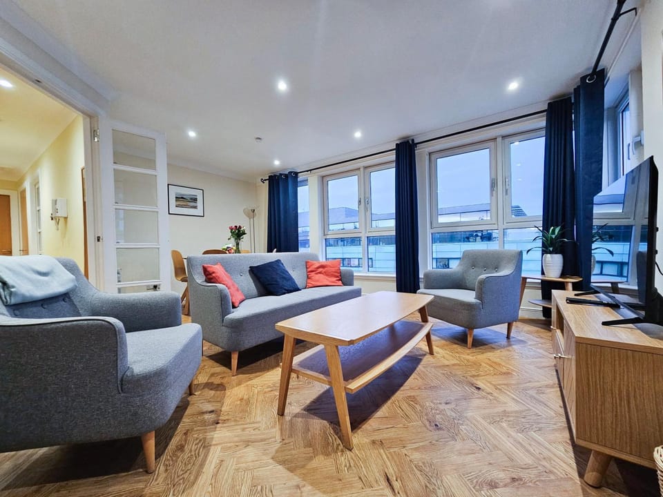 Communal lounge/ TV room, Living room