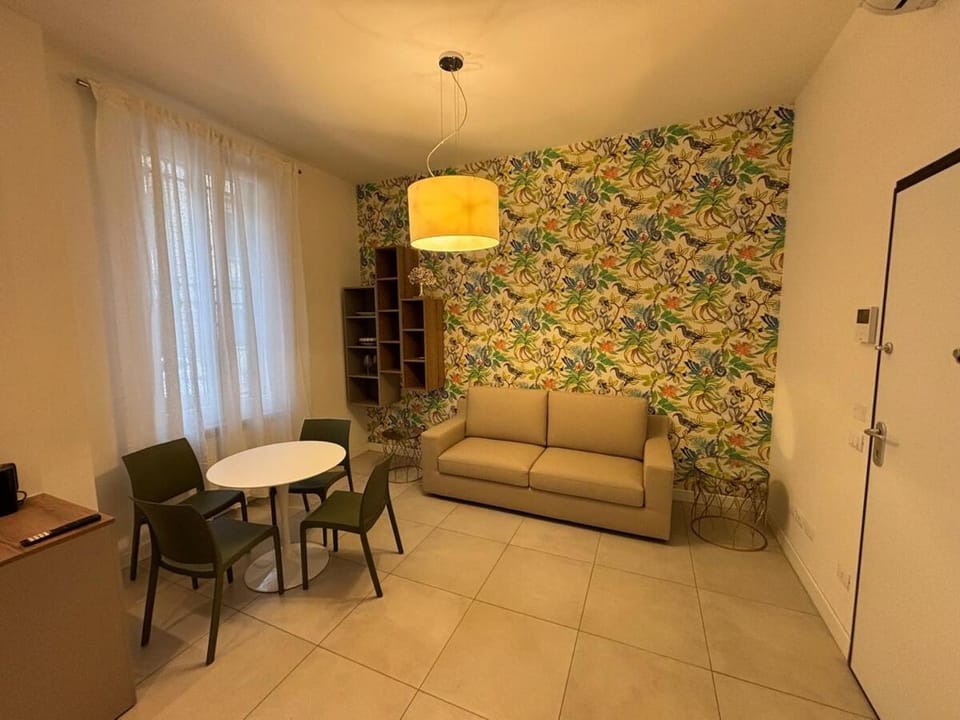 Florence Tropical Suite Apartment in Florence