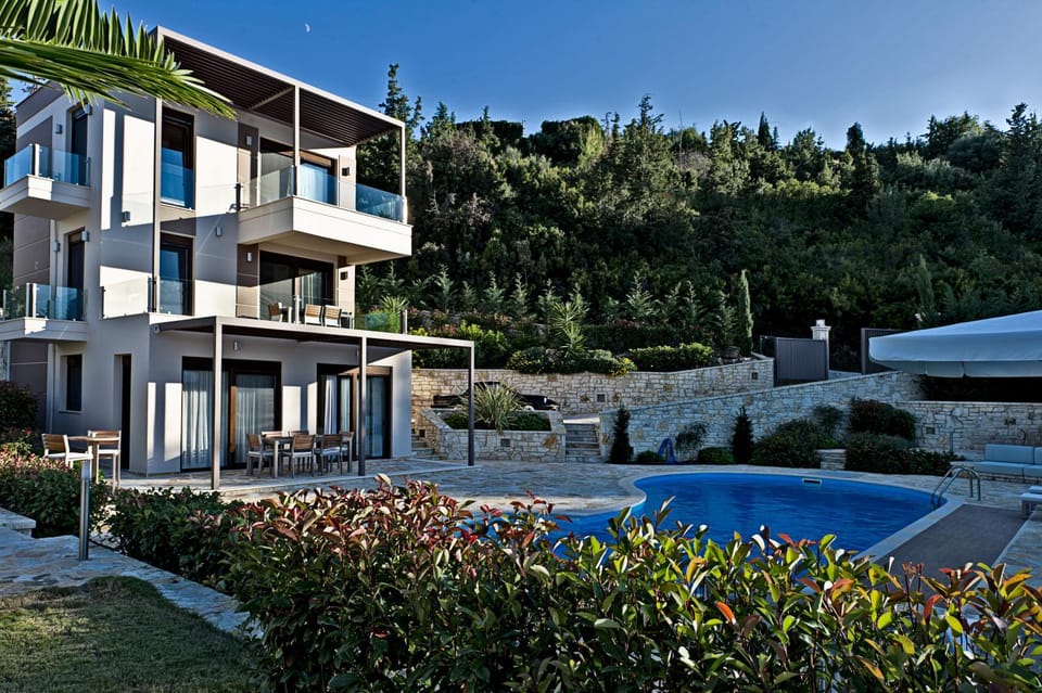 Property building, Spring, Day, Natural landscape, Garden, Pool view, Swimming pool