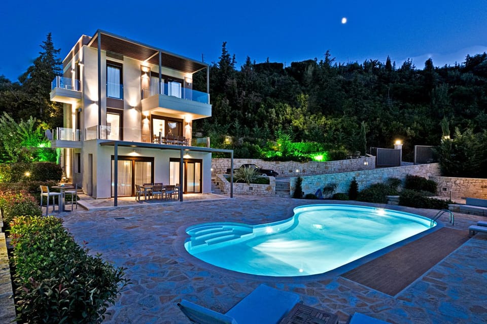 Property building, Patio, Natural landscape, Pool view, Swimming pool, sunbed