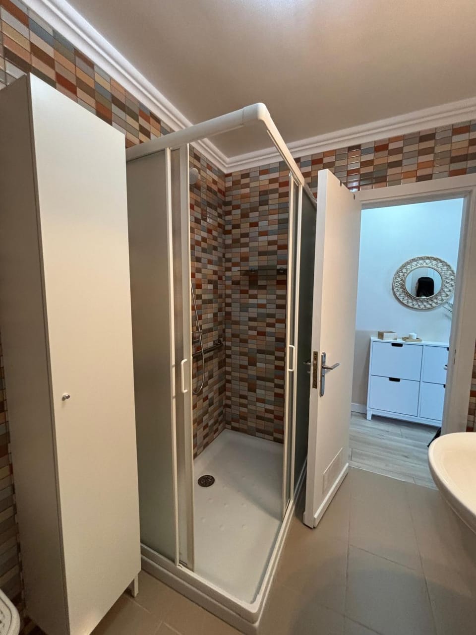 Shower, Bathroom