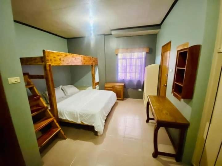 Mountain Villa View Three spacious bedrooms House in Baguio