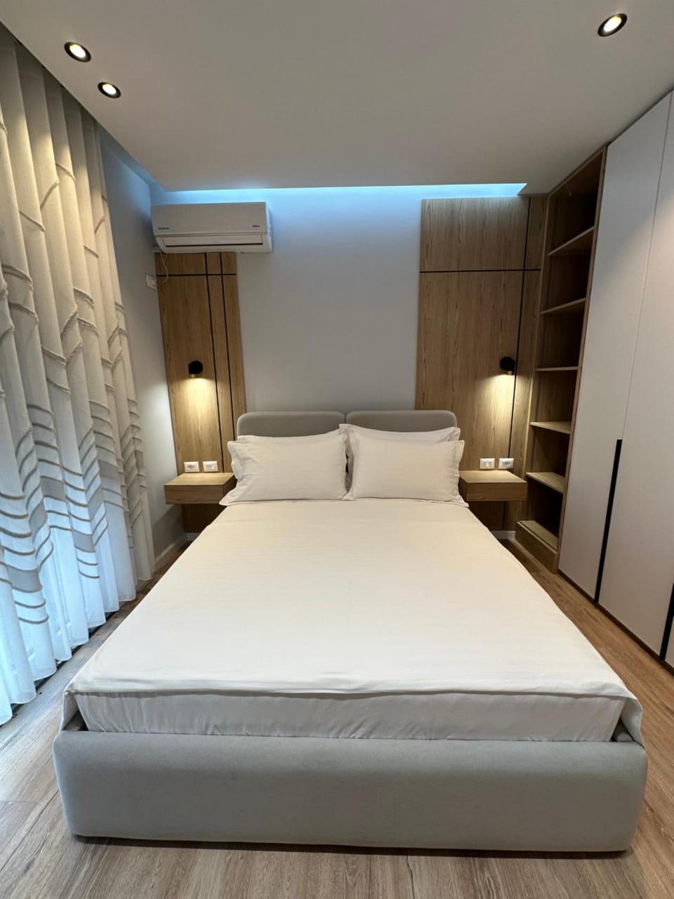 Bed, Photo of the whole room, Bedroom, wardrobe