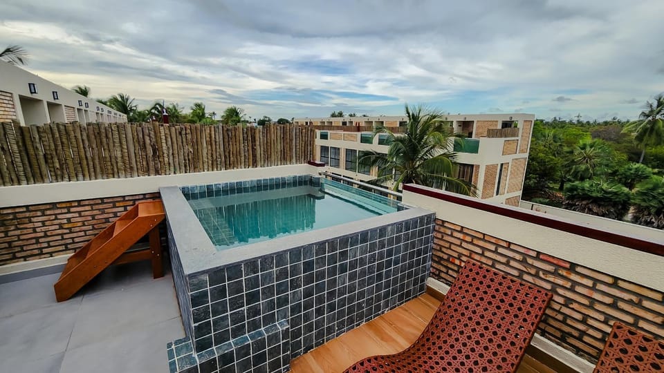 Property building, Day, Natural landscape, View (from property/room), Balcony/Terrace, Pool view, Swimming pool, sunbed