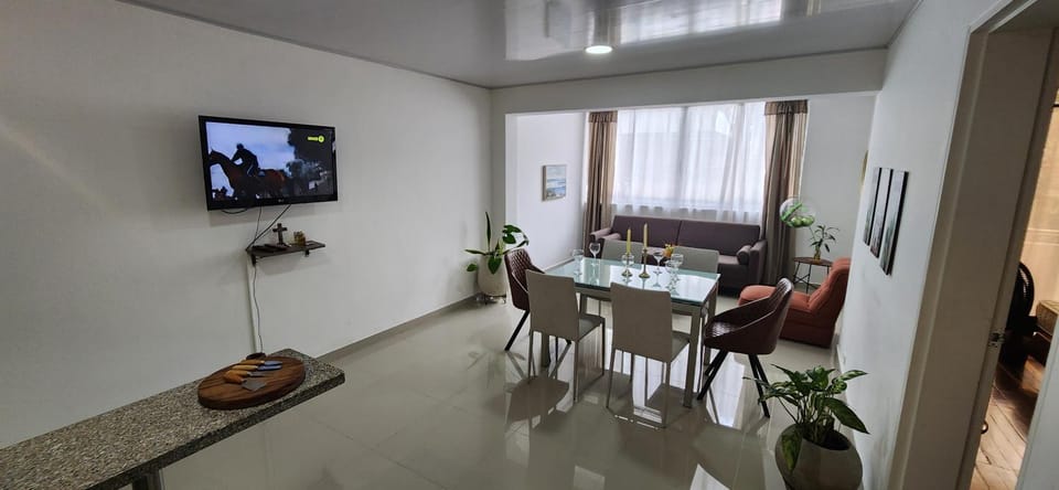 Casa Laureles 2do Parque Apartment in Medellin
