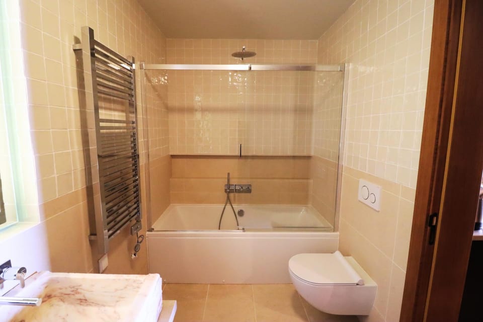 Toilet, Bathroom, Bath, hair dryier, heating, towels