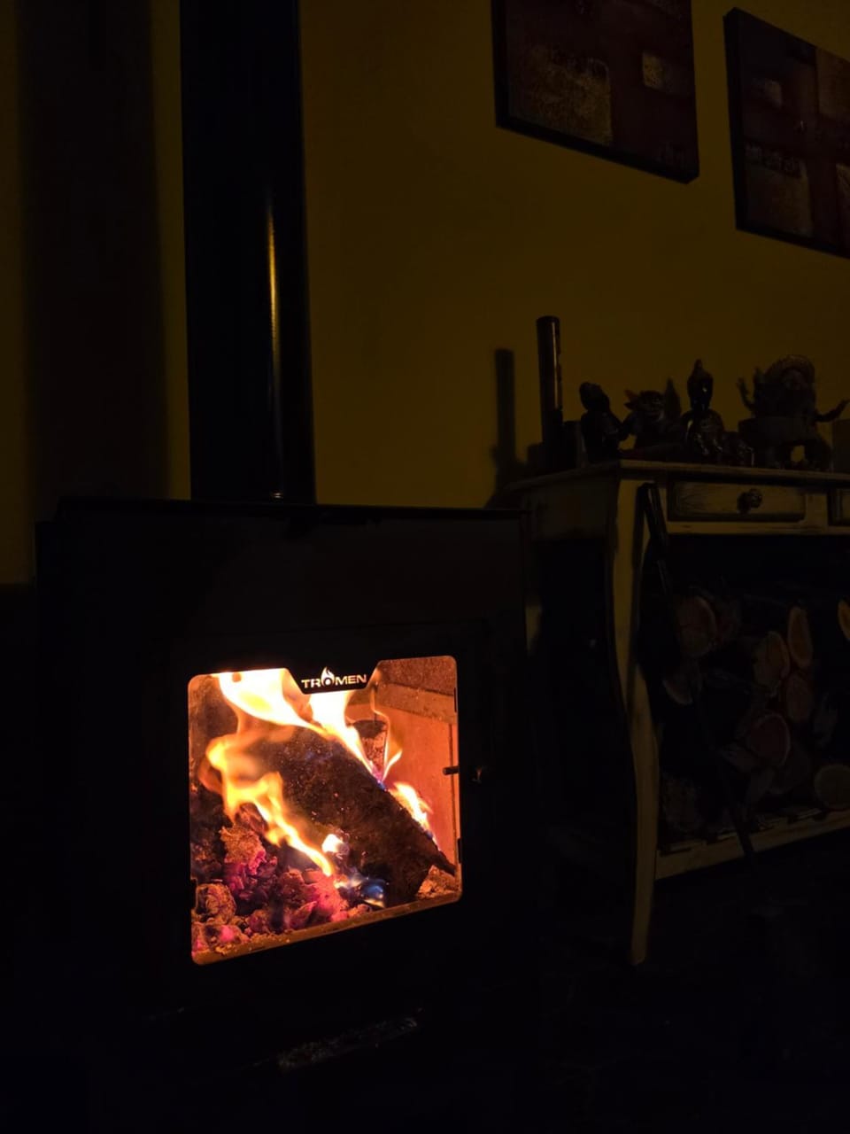 Communal lounge/ TV room