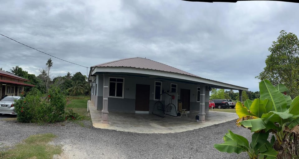 Property building, Day, Parking