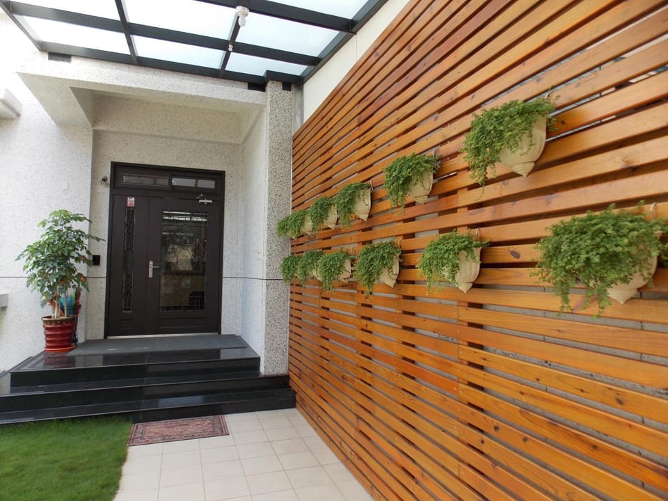 Facade/entrance