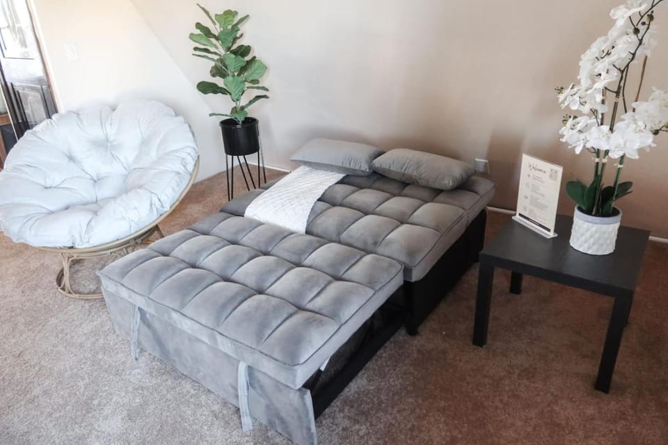 Cozy Attic Studio for 2 5min to NYC Train Station Apartment in West Orange
