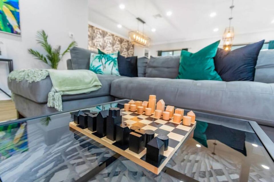 5BR Serenity Tampa Pool and Hot tub House in Tampa