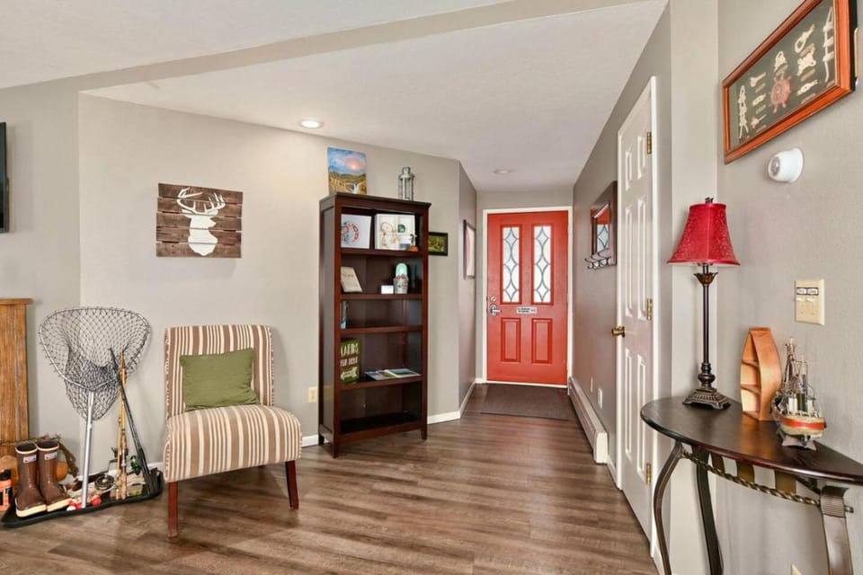 Classic AK Townhome 2BR 2BA House in Kenai