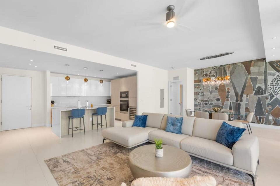 Luxe 2BR 2.5BA Ocean View Condo in Amrit Resort Apartment in Riviera Beach