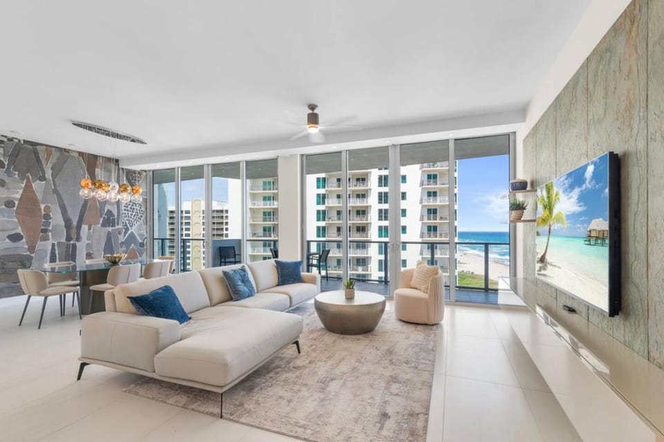 Luxe 2BR 2.5BA Ocean View Condo in Amrit Resort Apartment in Riviera Beach