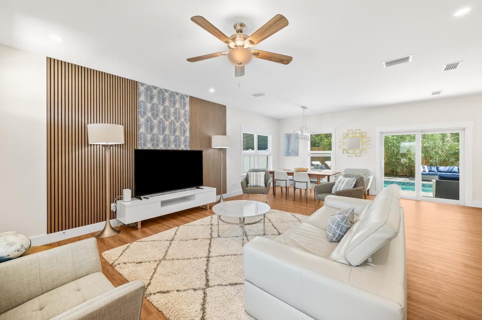 TV and multimedia, Living room, Seating area