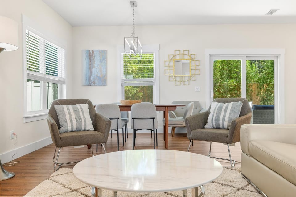 Living room, Seating area, Dining area
