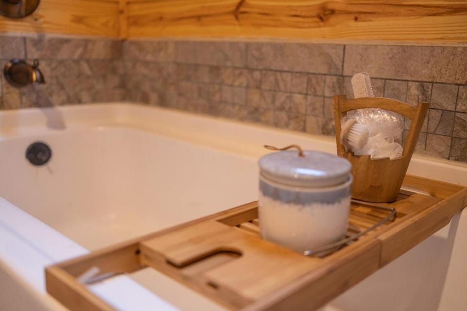 Bear's Arm Cabin in the Smokies! Cabin in Pigeon Forge